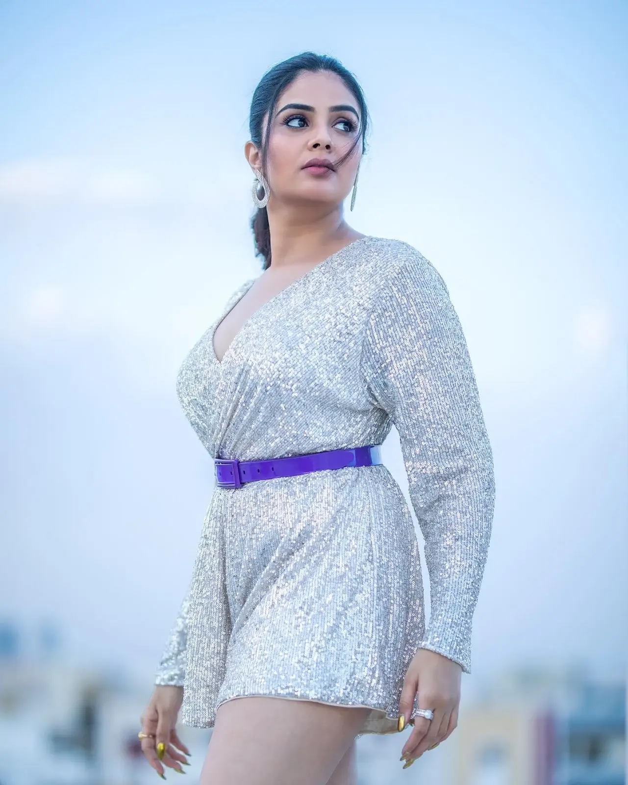 SREEMUKHI LONG LEGS SHOW IN MINI WHITE TOP 7